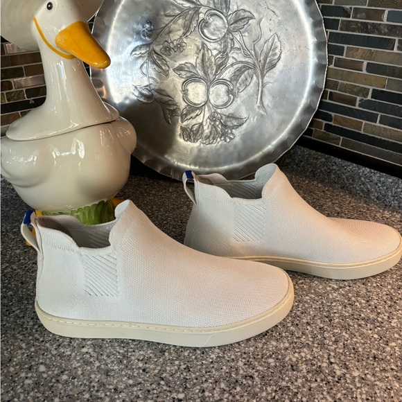 ROTHY’S Chelsea Sneakers size 8 - Picture 2 of 5